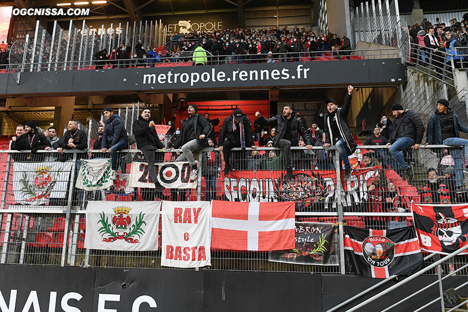 Les supporters des Aiglons à Rennes. BSN et feu ARN.