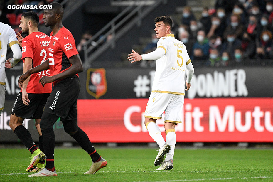 Alors que Rennes à réduit le score, Galtier fait rentrer Flavius Daniliuc pour renforcer sa défense