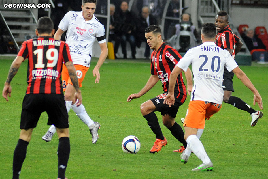 Hatem Ben Arfa, devant Wallyson Mallmann