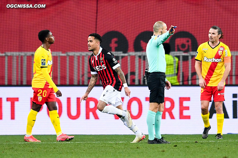 Justin Kluivert donne l'avantage au Gym à 10 minutes de la fin du match