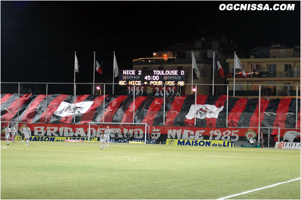 Magnifique tifo de la BSN pour la 2e période