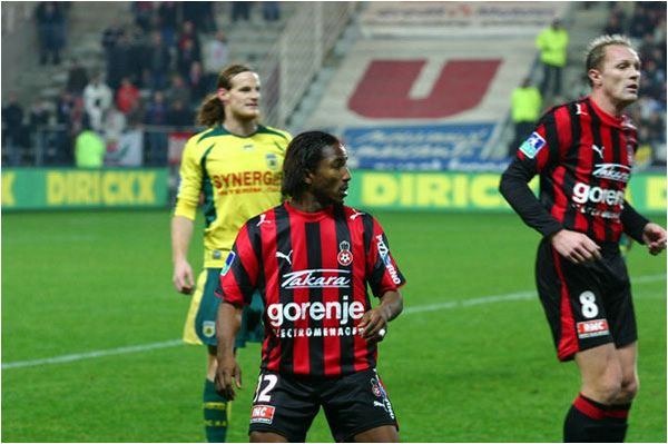 Bakari Koné et Lilian Laslandes en attaque