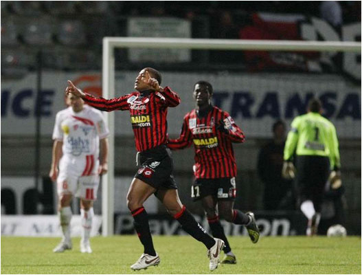 De retour des vestiaires, Mahamane Traoré ouvre le score !