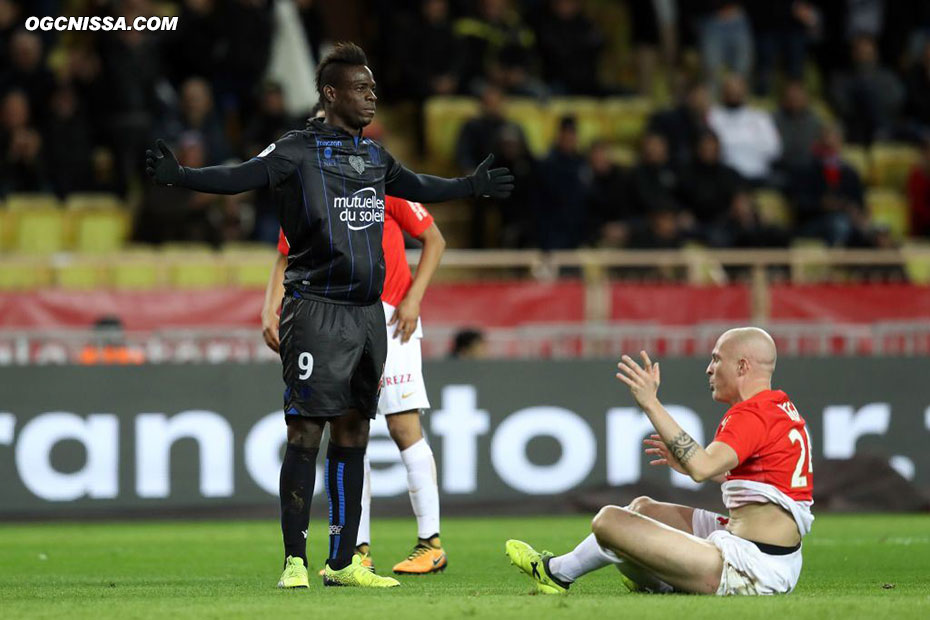 Mario Balotelli s'offre un doublé