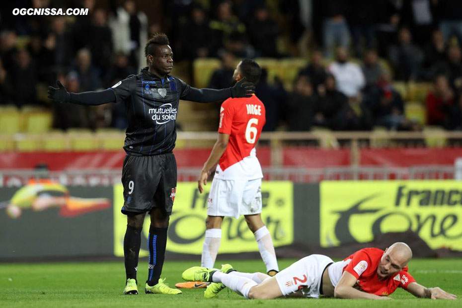 Mario Balotelli croit offrir la victoire aux Aiglons