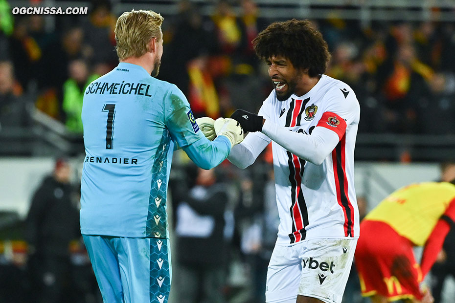 C'est terminé ! Nice s'impose 1 à 0 à Lens pour la plus grande joie de Dante Bonfim et Kasper Schmeichel