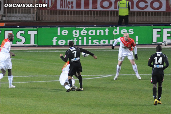 Tacle sur Loïc Rémy