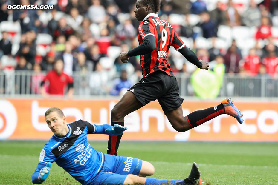 Mario Balotelli marque le 3e but en fin de match