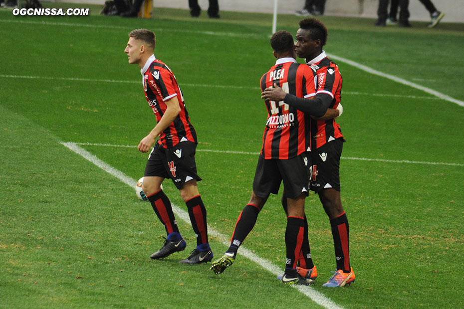 Mario Balotelli avec Remi Walter et Alassane Pléa