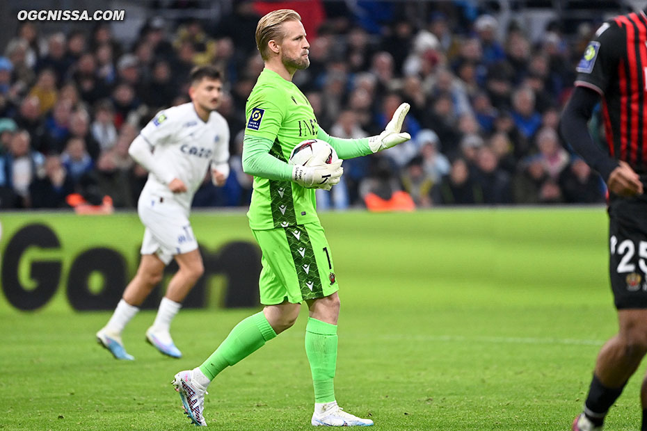 Kasper Schmeichel sort les arrêts qu'il faut