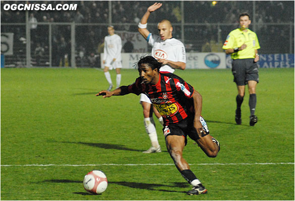 Bakari Koné est en position de hors jeux