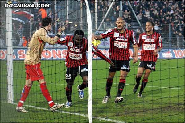 Apam chambre son ancien coéquipier et très bon ami Hugo Lloris