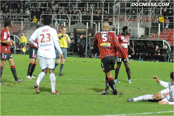 Y'a pas à dire, Layec est au top ce soir. Penalty ! Ca en devient comique...