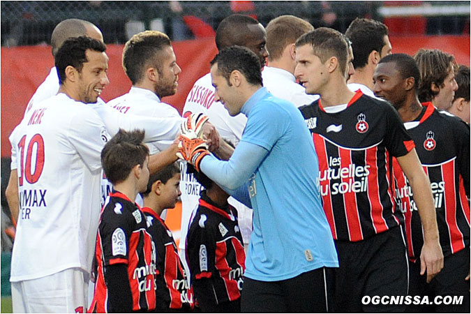 Nenê et Ospina