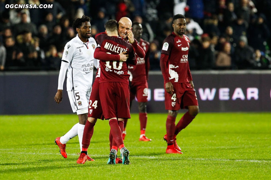 C'est terminé. Les Aiglons d'Adrien Tameze s'inclinent 2 buts à 1