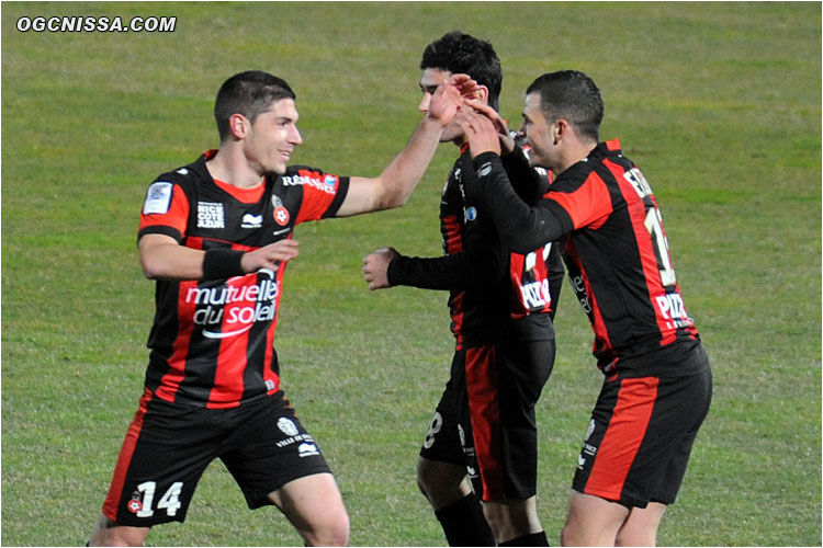 Le 4e but en Ligue 1 de Valentin Eysseric, félicité par le passeur Jérémy Pied