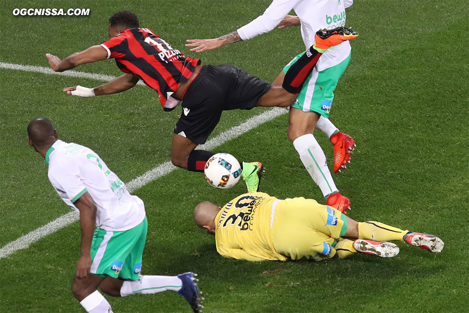 Alassane Pléa butera souvent sur le gardien adverse