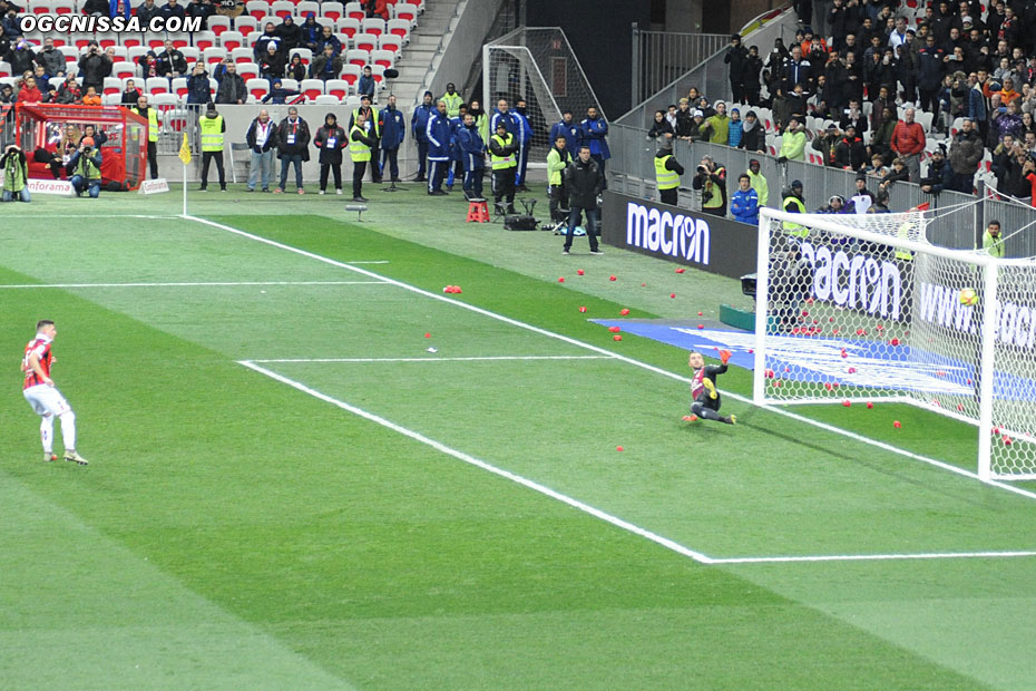 Remi Walter ouvre le score sur pénalty