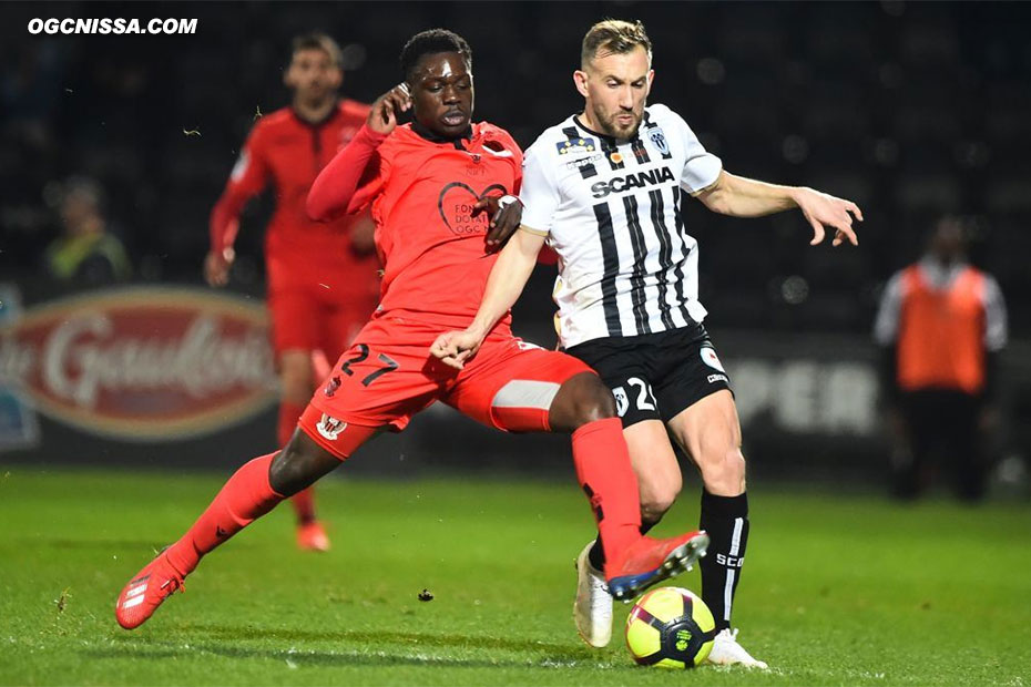 Jean-Victor Makengo fait son entrée