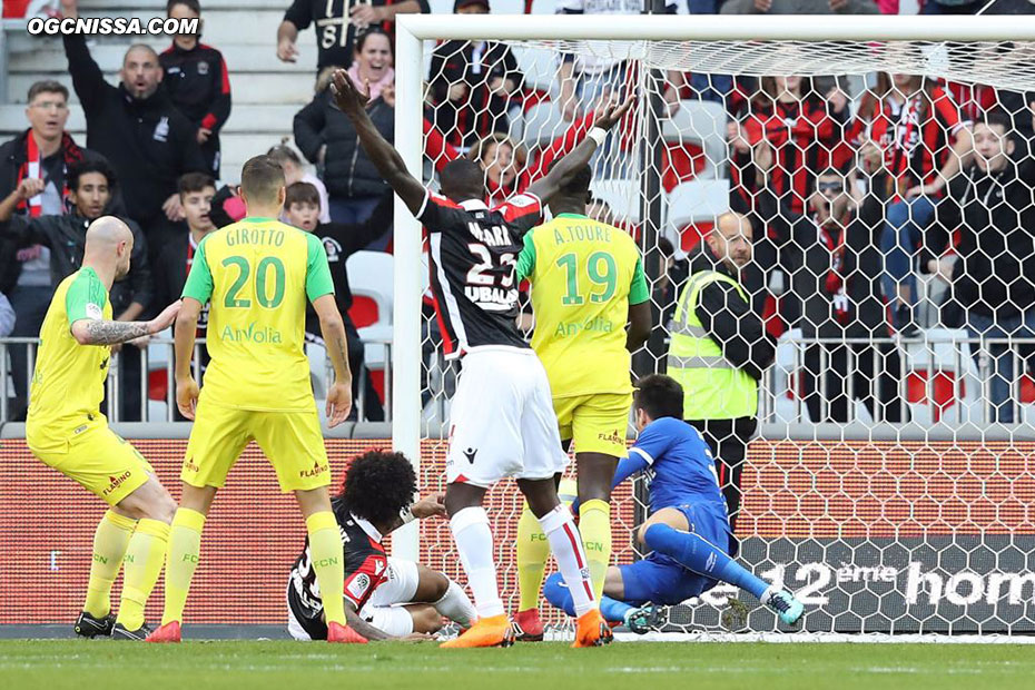 C'est d'ailleurs le capitaine niçois qui ouvre le score rapidement