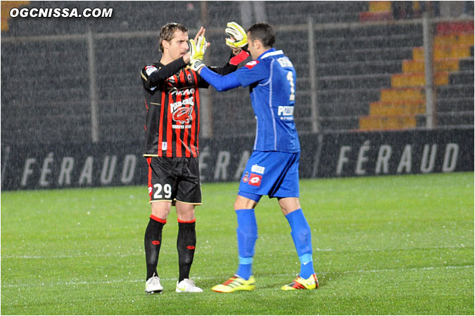 Ospina et Clerc s'encouragent