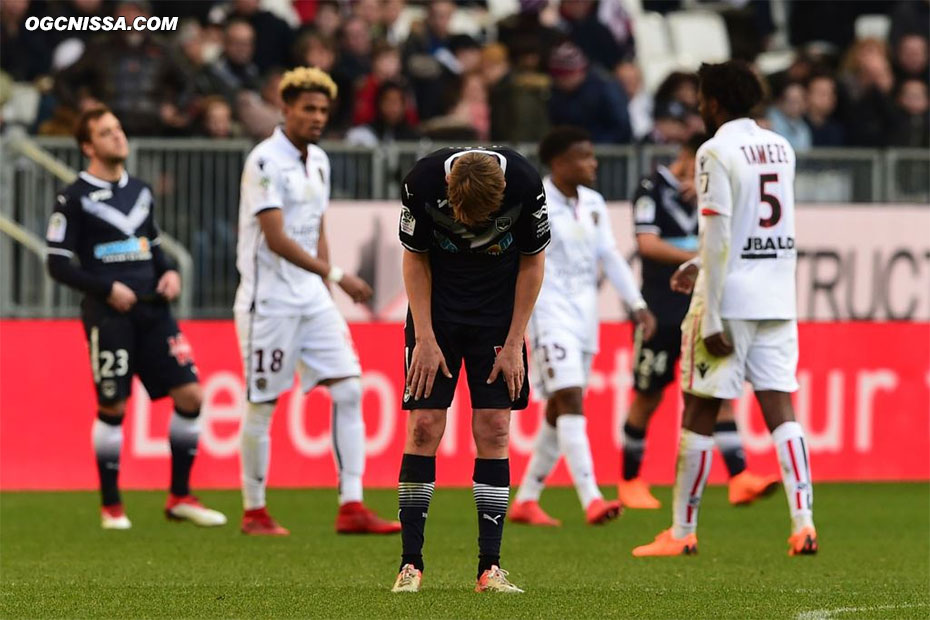 C'est terminé. Score nul et vierge pour ce match.