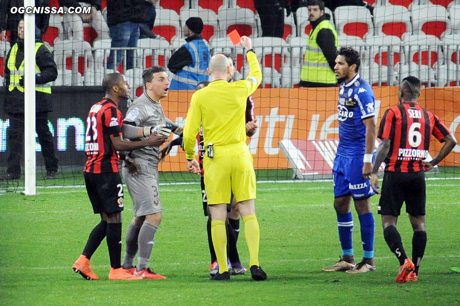 Le tournant du match, avec l'expulsion de Baysse