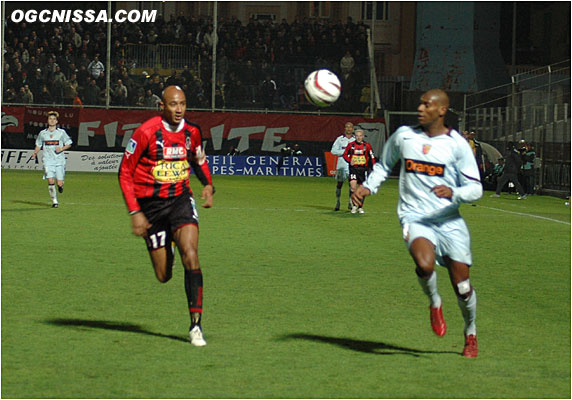 Traoré à la lutte avec Thomert