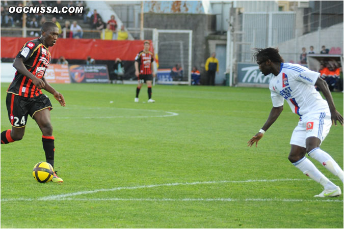 90e minute de jeu, Traoré s'échappe et rentre dans la surface...