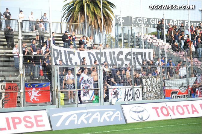 Les lyonnais réclament la tête de leur entraîneur