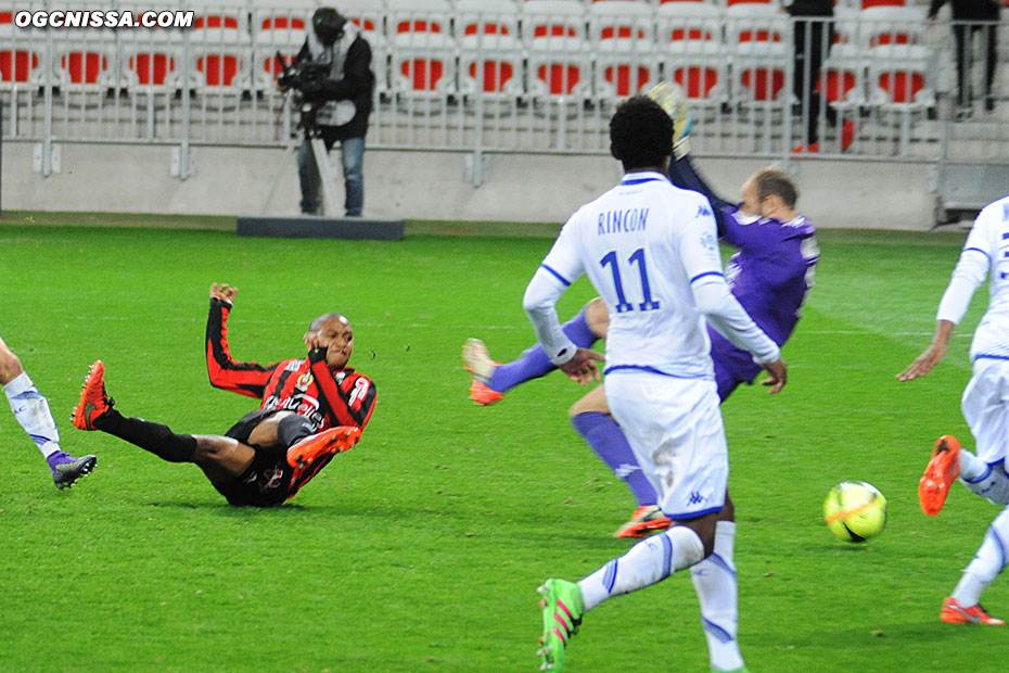 Mahamane Traoré finira pour trouver l'ouverture