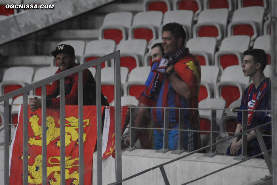 Les quelques supporters visiteurs