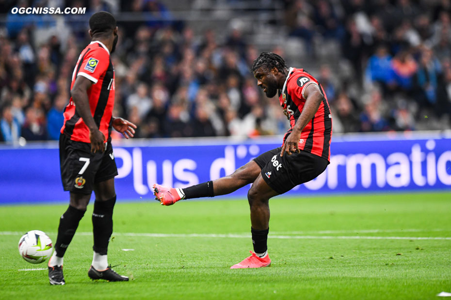 Terem Moffi profite d'un bon travail de Jérémie Boga pour ouvrir le score