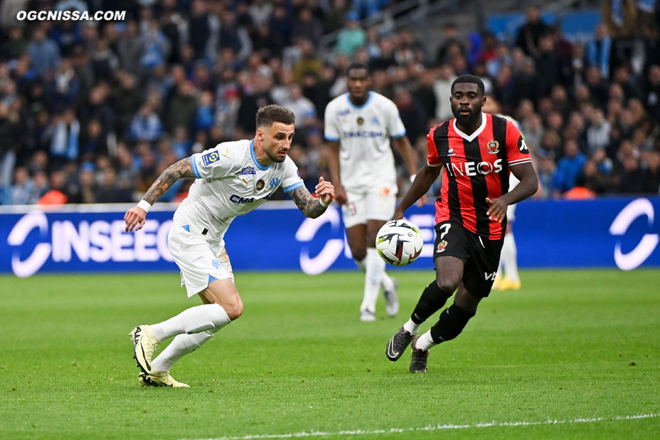 Jérémie Boga devant Clauss qui va égaliser pour l'OM