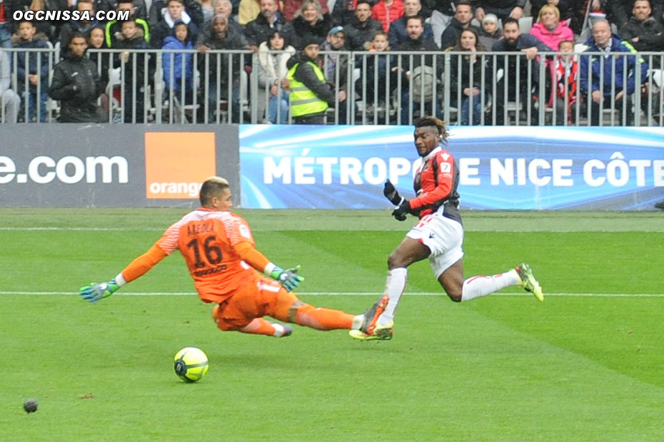 Allan Saint Maximin ouvre le score