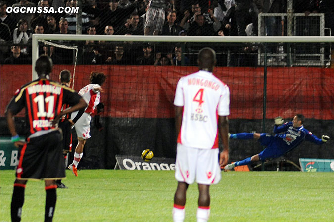 Le coréen de Monaco réduit le score. 3 - 2.