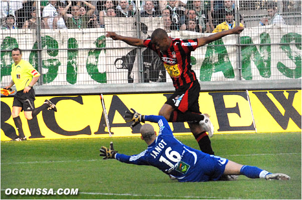 David Bellion aurait mérité un penalty sur cette action