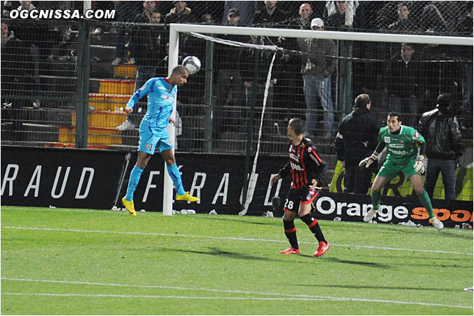 Lens rate le coche également en fin de match