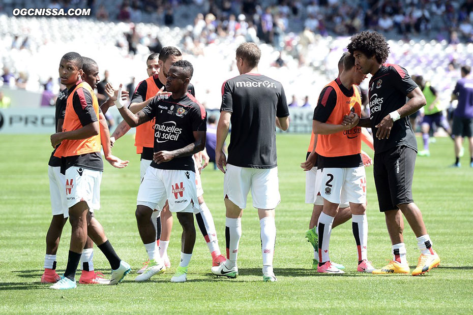 Le groupe s'encourage avant le début du match