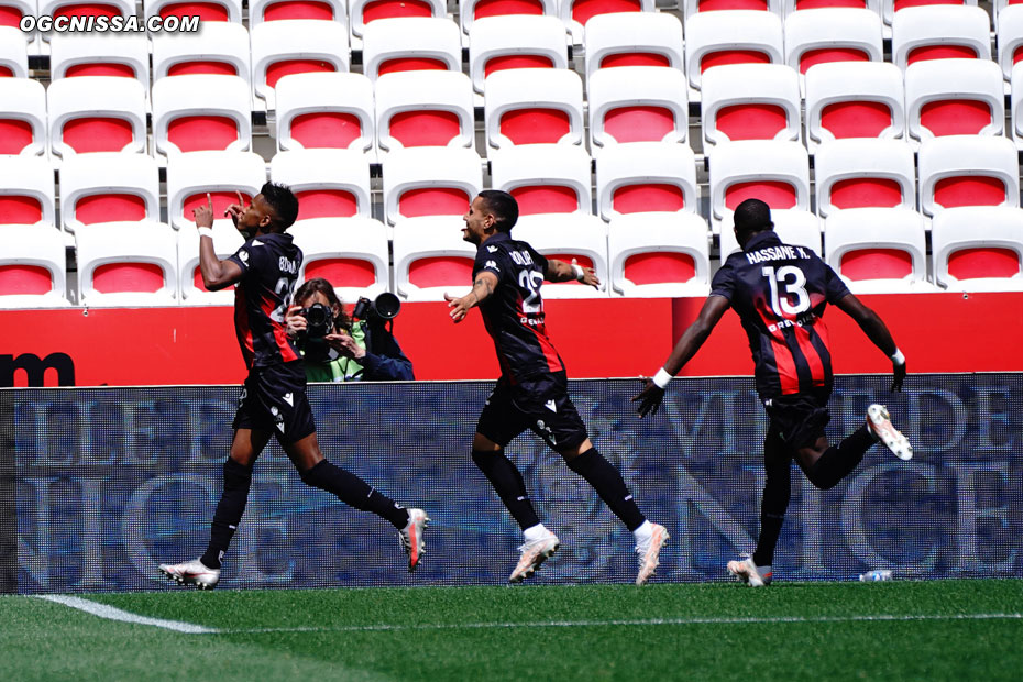 La joie d'Hicham Boudaoui, Rony Lopes et Hassane Kamara