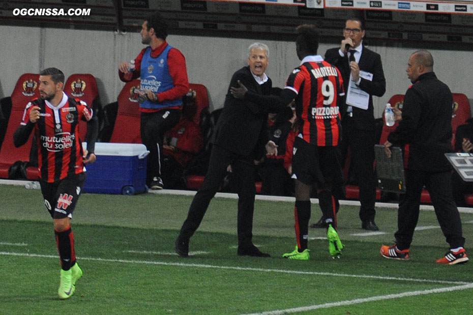 Balotelli est remplacé en fin de match par Mickael Le Bihan