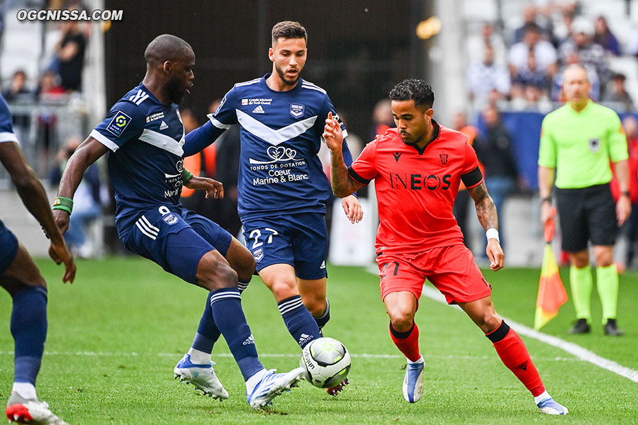 Justin Kluivert sur le côté gauche