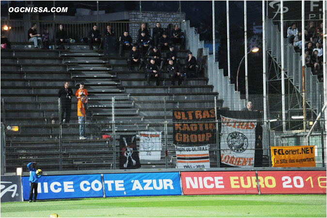 Les quelques supporters adverses