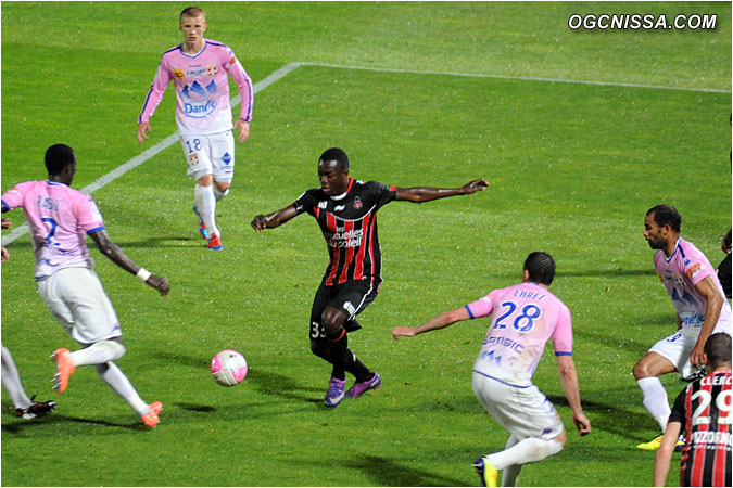 Stéphane Bahoken rentrera en fin de match