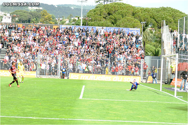 Penalty transformé en pleine lucarne