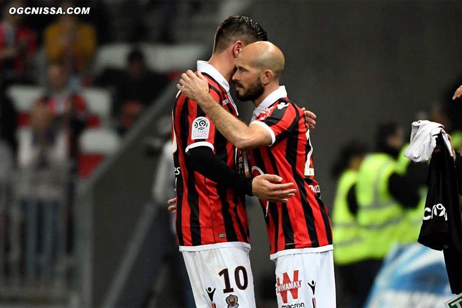 Christophe Jallet rentre en fin de match, sans doute pour son dernier match en rouge et noir