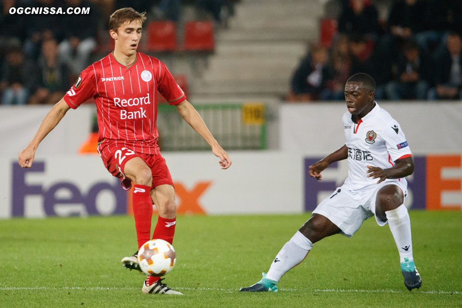 Première titularisation de Nampalys Mendy