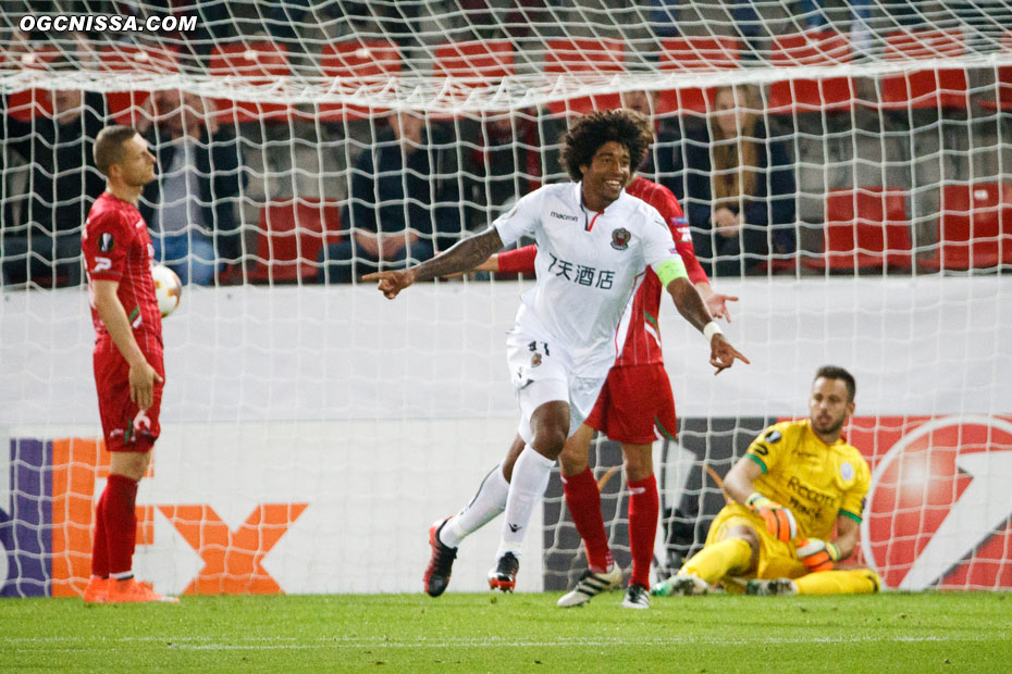 Dante Bonfim ouvre ensuite son compteur but sous le maillot niçois