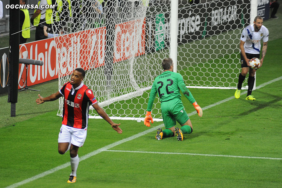 Le 3e but d'Alassane Pléa en Europe League