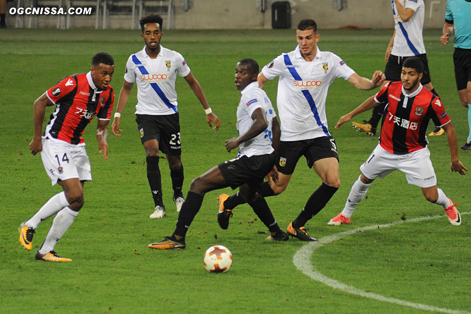 Un une deux entre Bassem Srarfi et Alassane Pléa